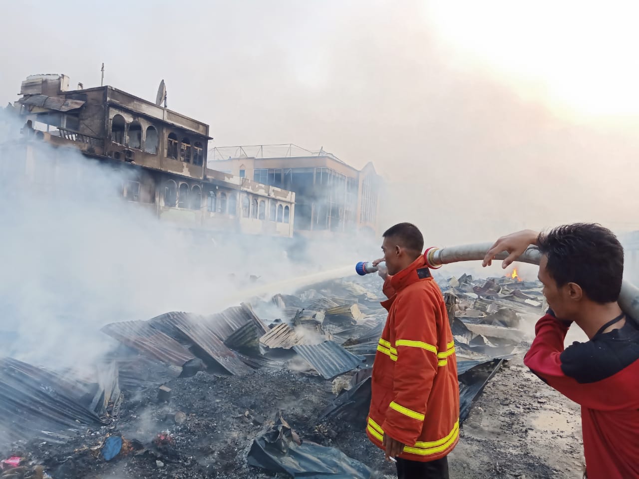  Kebakaran Hebat Landa Pasar Selodang Kelapa Tembilahan, 456 Kios Ludes Terbakar 